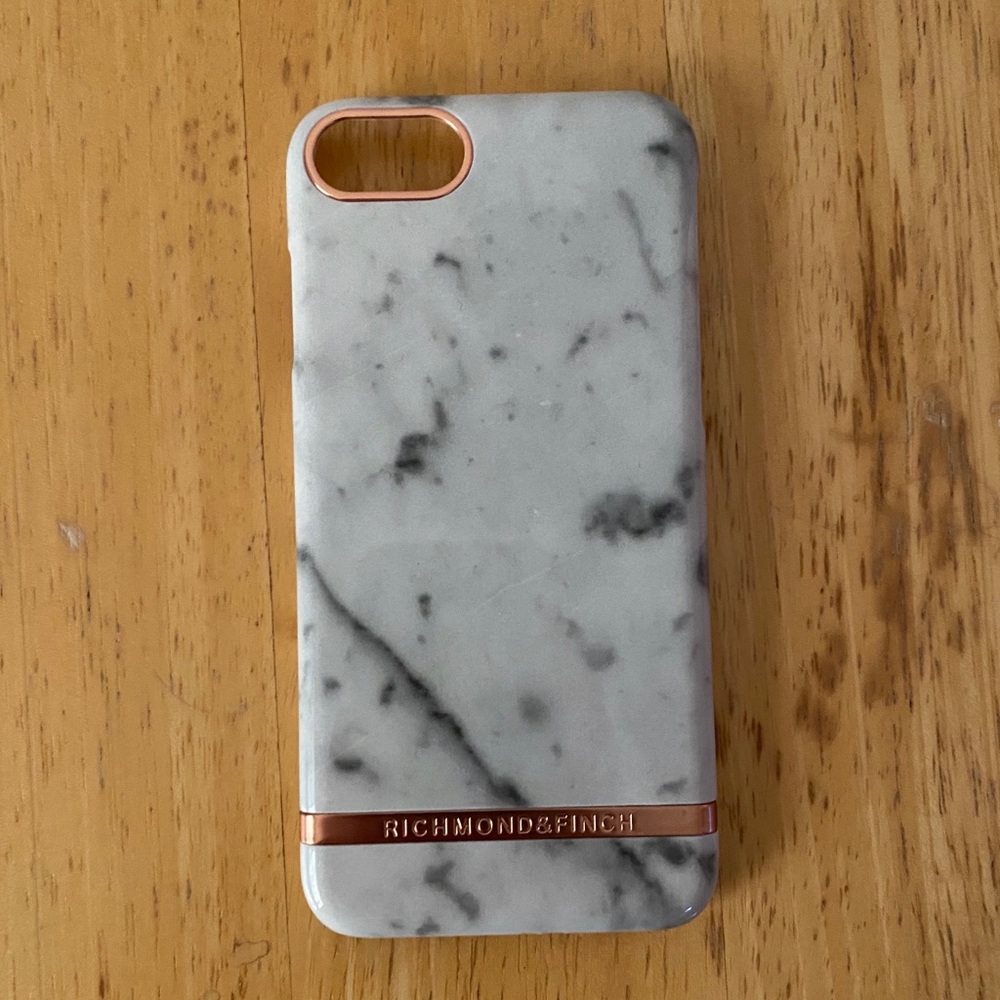 Richmond & Finch White Marble/RoseGold iPhone Case